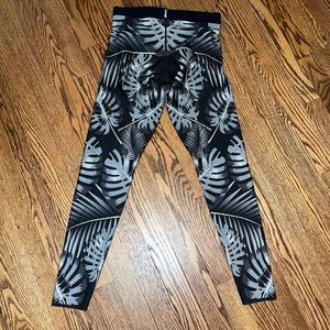 Ultracor Monstera Leaf / Palm Print Leggings size M